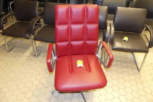 Walter Knoll - 会议椅，红色