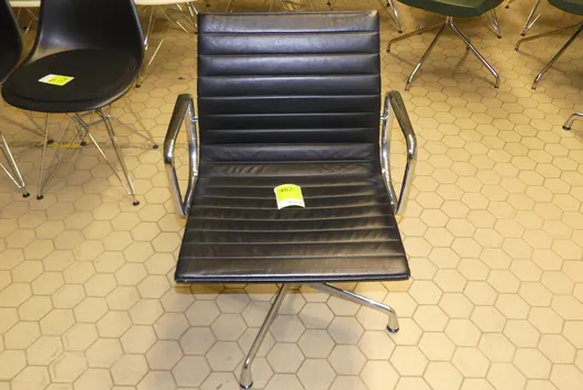 Vitra. - Konferencestol, sort