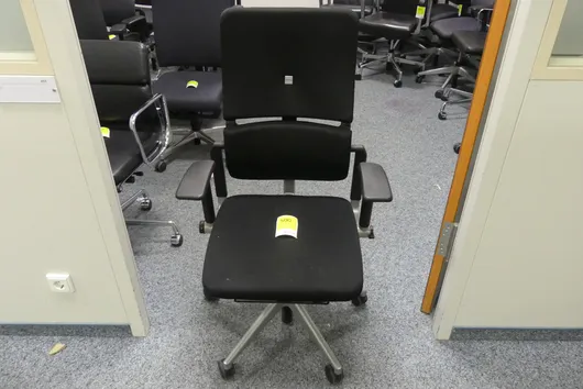 Steelcase - rotirajuća stolica, crna/antracit