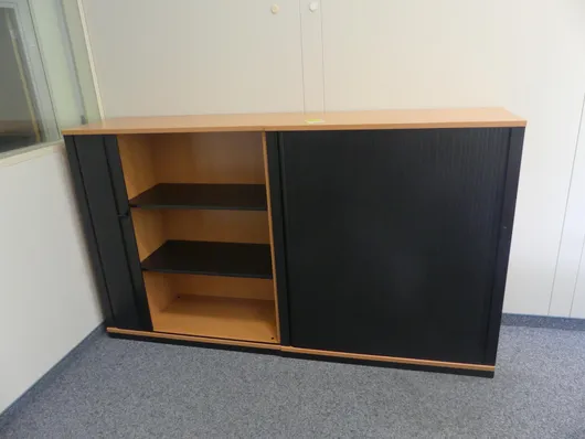 2x Steelcase - sivupöytä