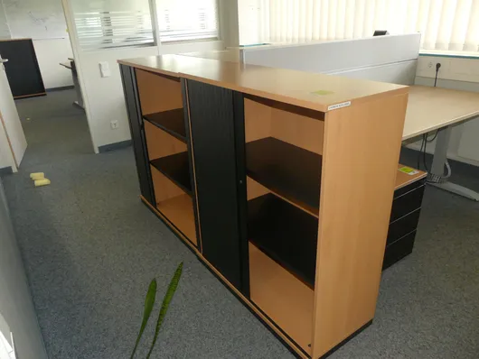 2x Steelcase - Sivupöytä