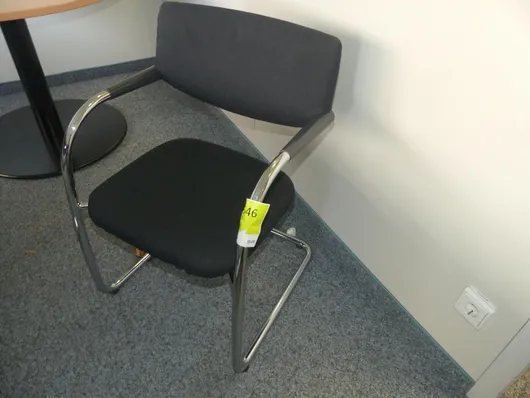 2 Vitra-käsinoja käsinojilla