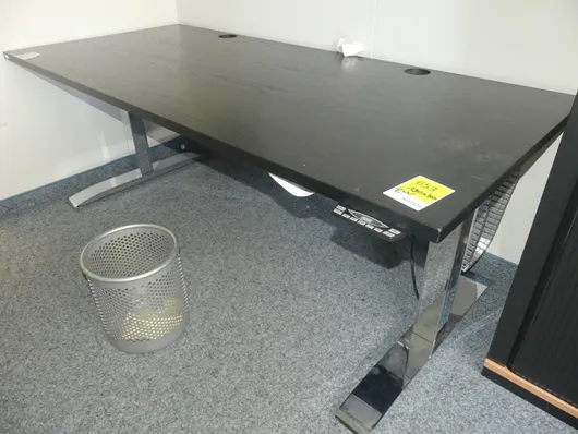 Rohde & Grahl - Elektrisk højdejusterbart skrivebord, sort