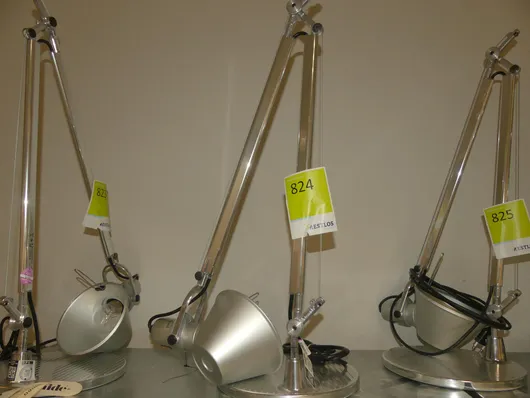 Artemide - टेबल लैंप