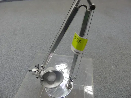 Artemide - टेबल लैंप