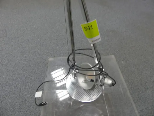 Artemide - टेबल लैंप