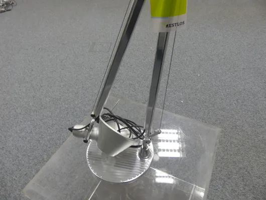 Artemide - टेबल लैंप