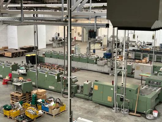 Bild von Auktion Standortschließung einer bekannten Druckerei: Druckmaschinen, umfangreiches Druckmaschinenzubehör, Produktionstechnik, Ersatzteile, Fördertechnik, Werkstatt- und Betriebsausstattung sowie Lager- und Büroeinrichtung