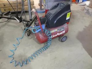 Einhell - Kompressor 24 L mit Spiralschlauch und Ausblaspistole