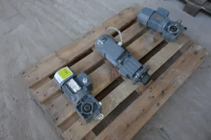 3 x Motor