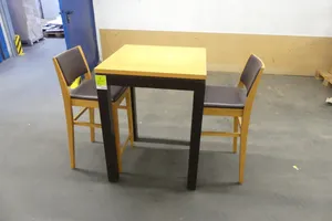 Go In - Stehtisch mit 2x Barstuhl